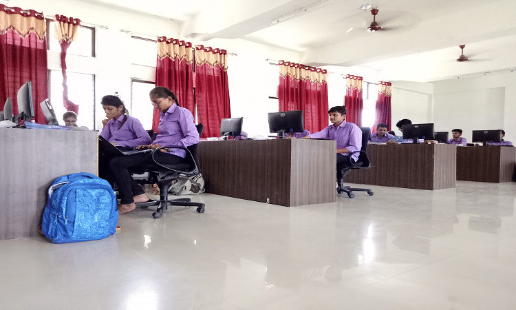 Smt. Shantaben HariBhai Gajera Engineering College Amreli Building & Infrastructure photo 11