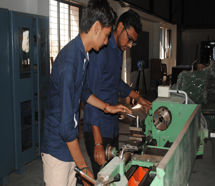 Smt. Shantaben HariBhai Gajera Engineering College Amreli Building & Infrastructure photo 14