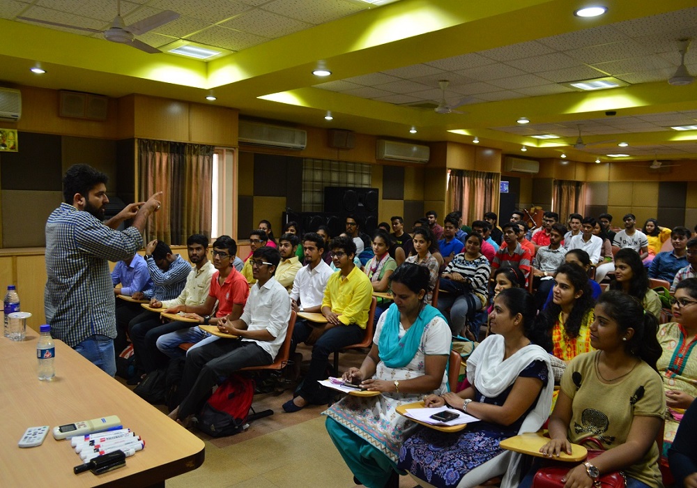 S G M English Medium College of Commerce and Management, CVM University Events photo 4
