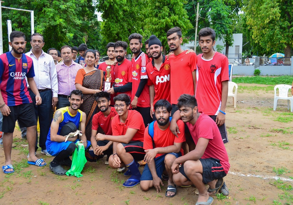 S G M English Medium College of Commerce and Management, CVM University Sports photo 3