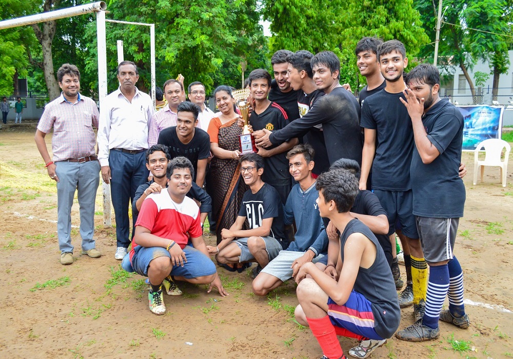 S G M English Medium College of Commerce and Management, CVM University Sports photo 4