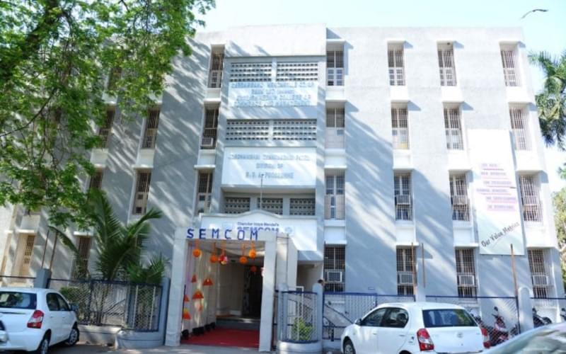 S G M English Medium College of Commerce and Management Vallabh Vidyanagar Academic Building photo 1