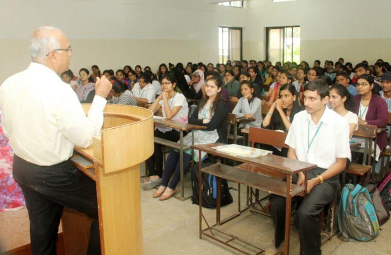 MES's Garware College of Commerce Pune Facility photo 3