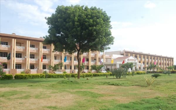 Vinayaka Missions Kirupananda Variyar Medical College Salem Academic Building photo 1