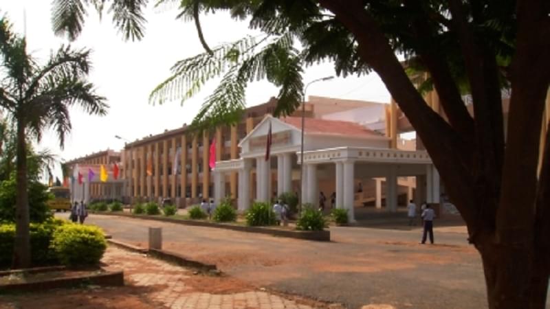 Vinayaka Missions Kirupananda Variyar Medical College Salem Academic Building photo 2