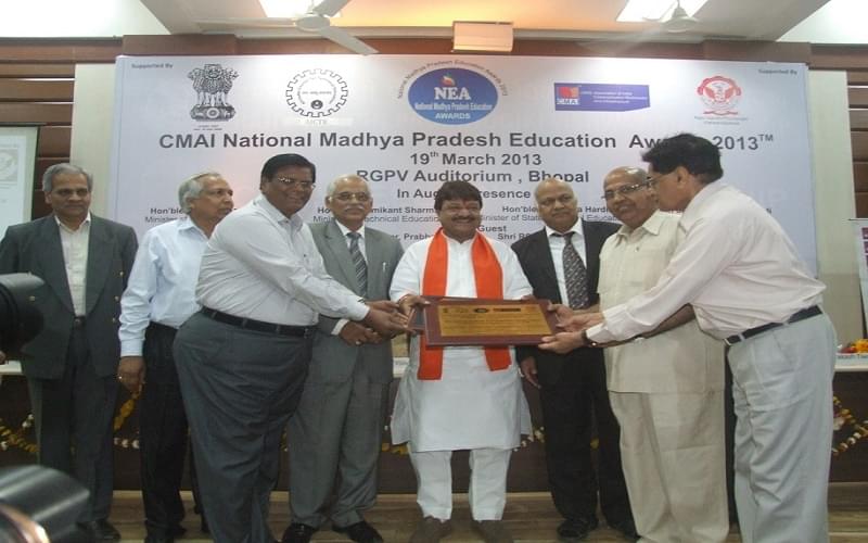 Shri Vaishnav Institute of Management and Science Indore Events photo 2