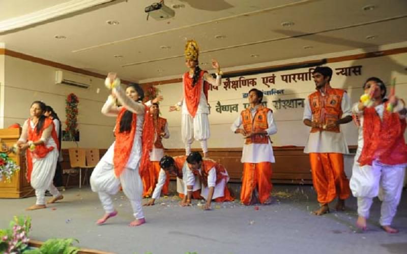 Shri Vaishnav Institute of Management and Science Indore Events photo 8