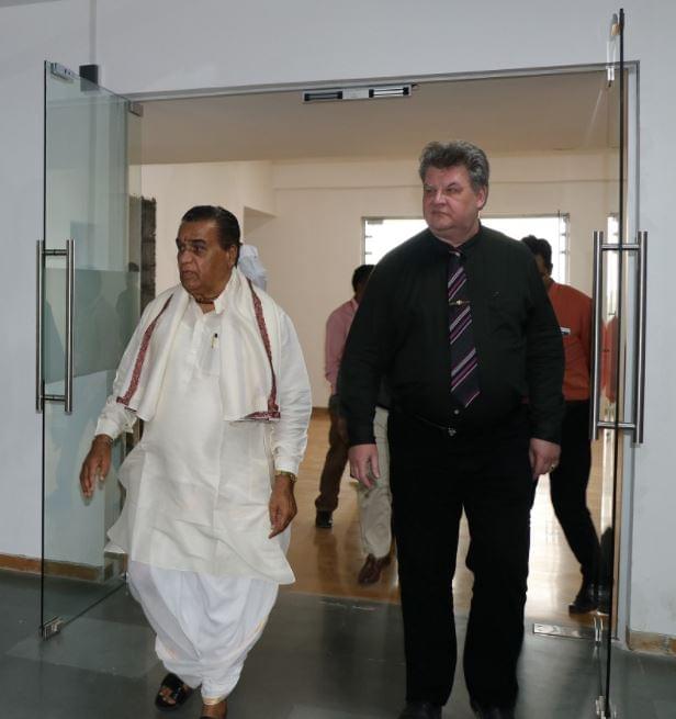 Avantika University Ujjain MAEER's President and Members Visit photo 2