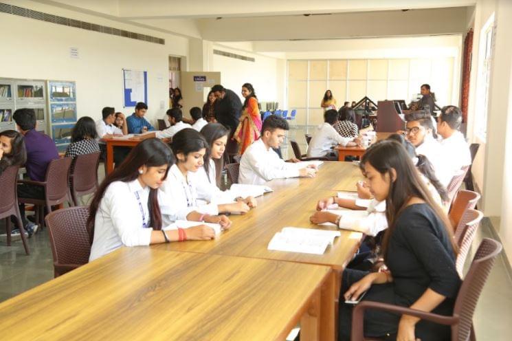 SAITM Library photo 3