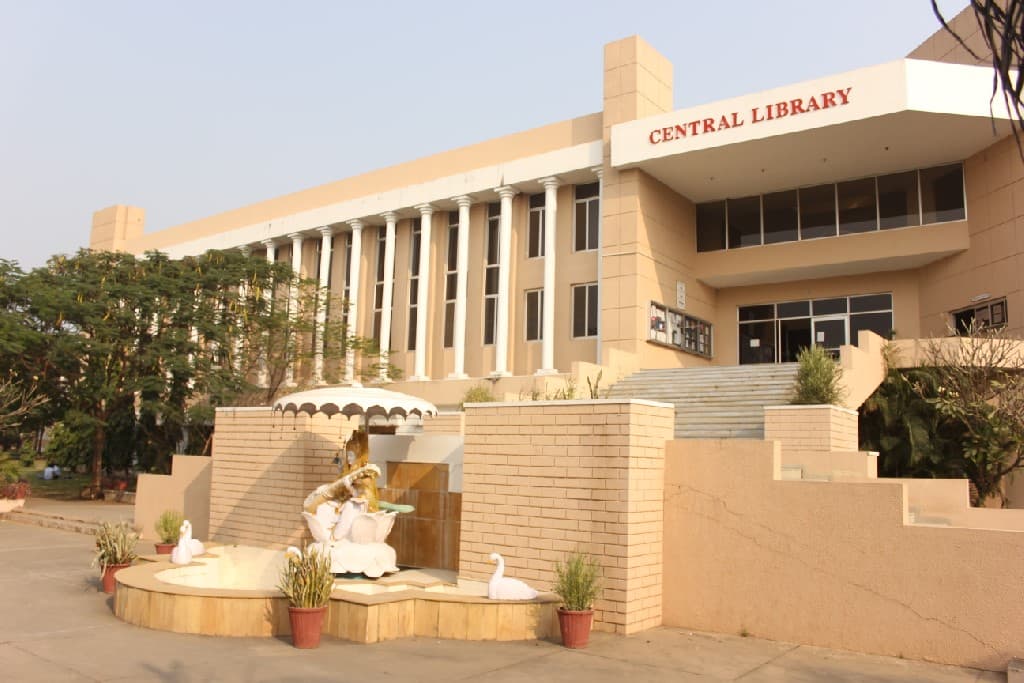 Medicaps University Indore Academic Building photo 10