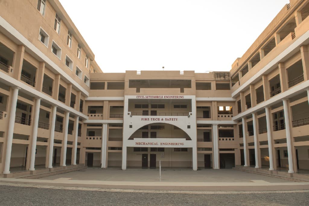 Medicaps University Indore Academic Building photo 8