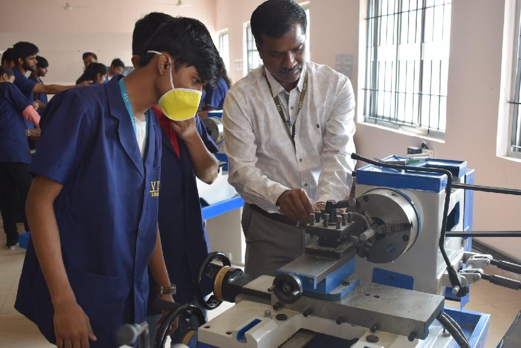 VIT Bhopal Laboratory photo 8