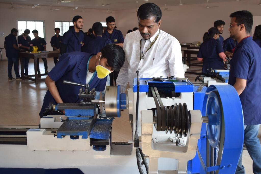 VIT Bhopal Laboratory photo 9