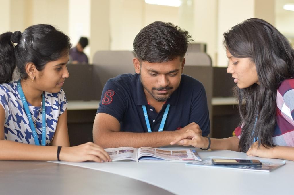 VIT Bhopal Library photo 7