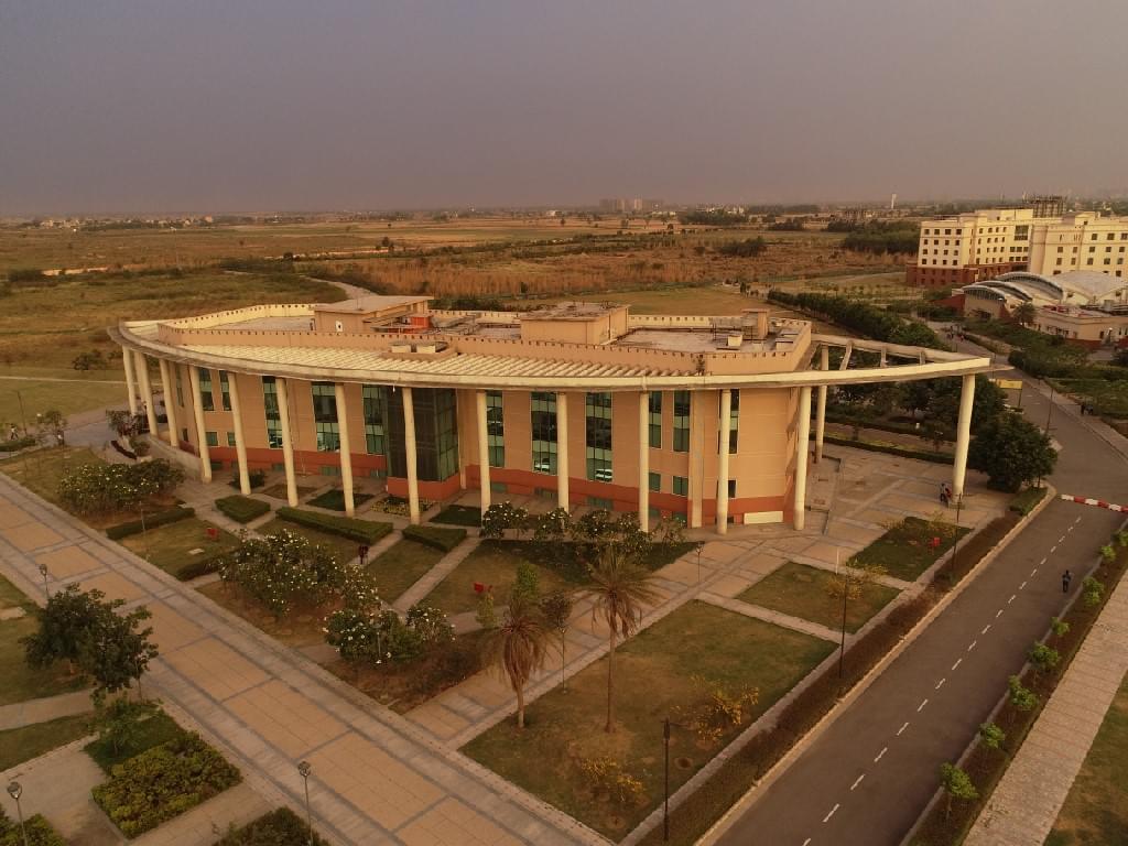 SNU Noida Campus photo 2