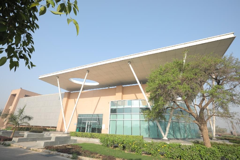 SNU Noida Academic Building photo 17