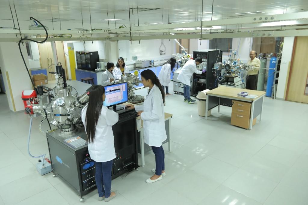 SNU Noida SNU Lab photo 2