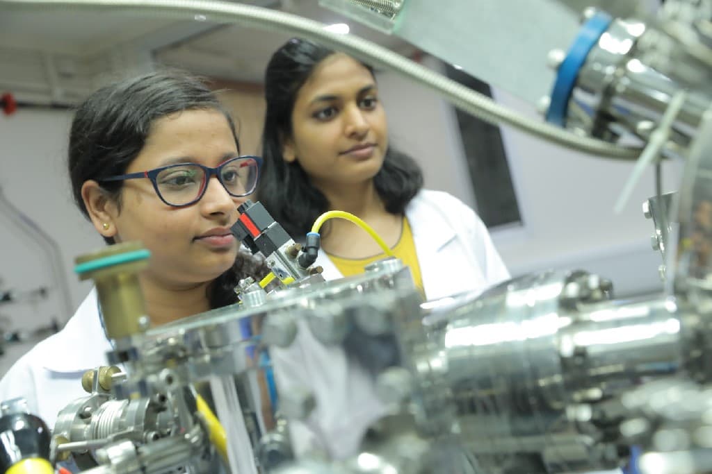 SNU Noida SNU Lab photo 8