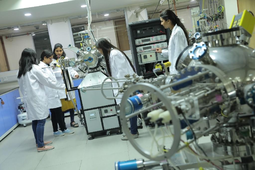 SNU Noida SNU Lab photo 11