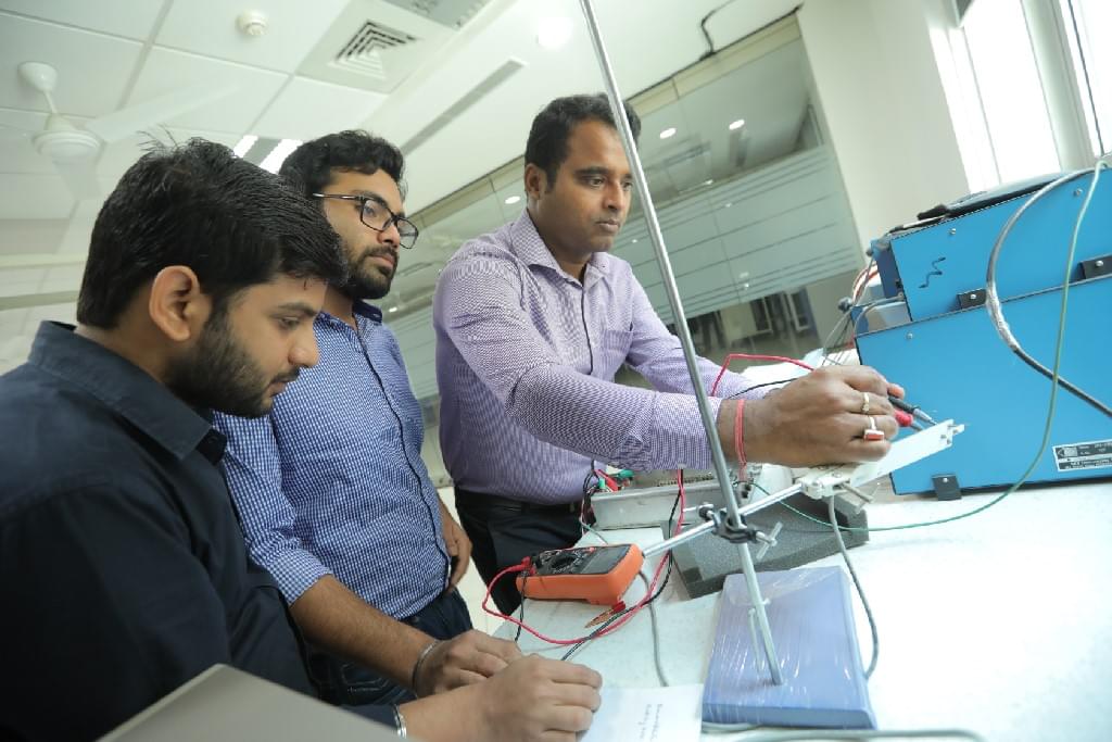 SNU Noida University Lab photo 2