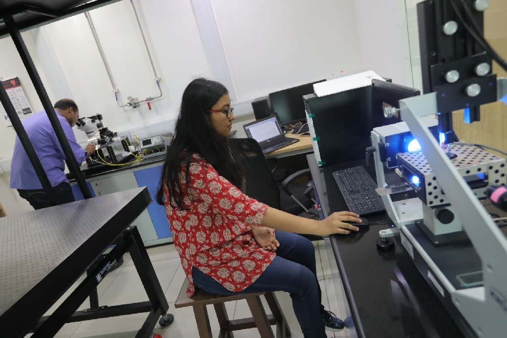 SNU Noida University Lab photo 4