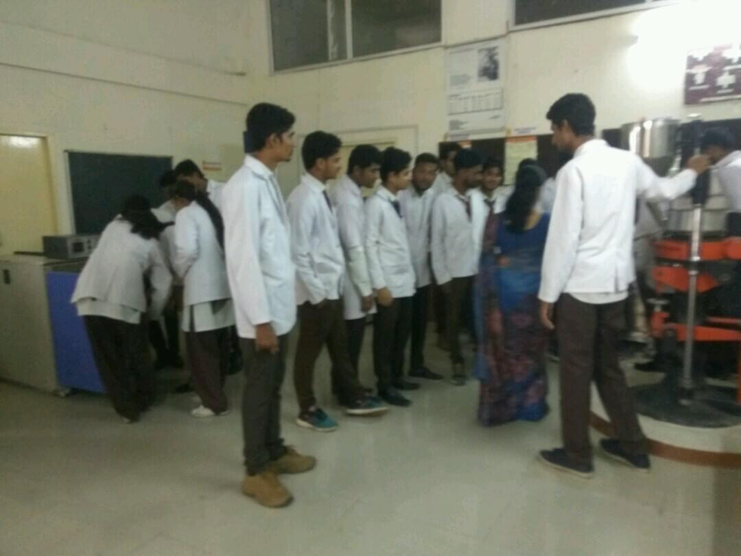 Sagar Institute of Research & Technology Pharmacy Bhopal Laboratory -2 photo 3