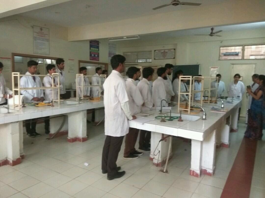 Sagar Institute of Research & Technology Pharmacy Bhopal Laboratory -2 photo 4