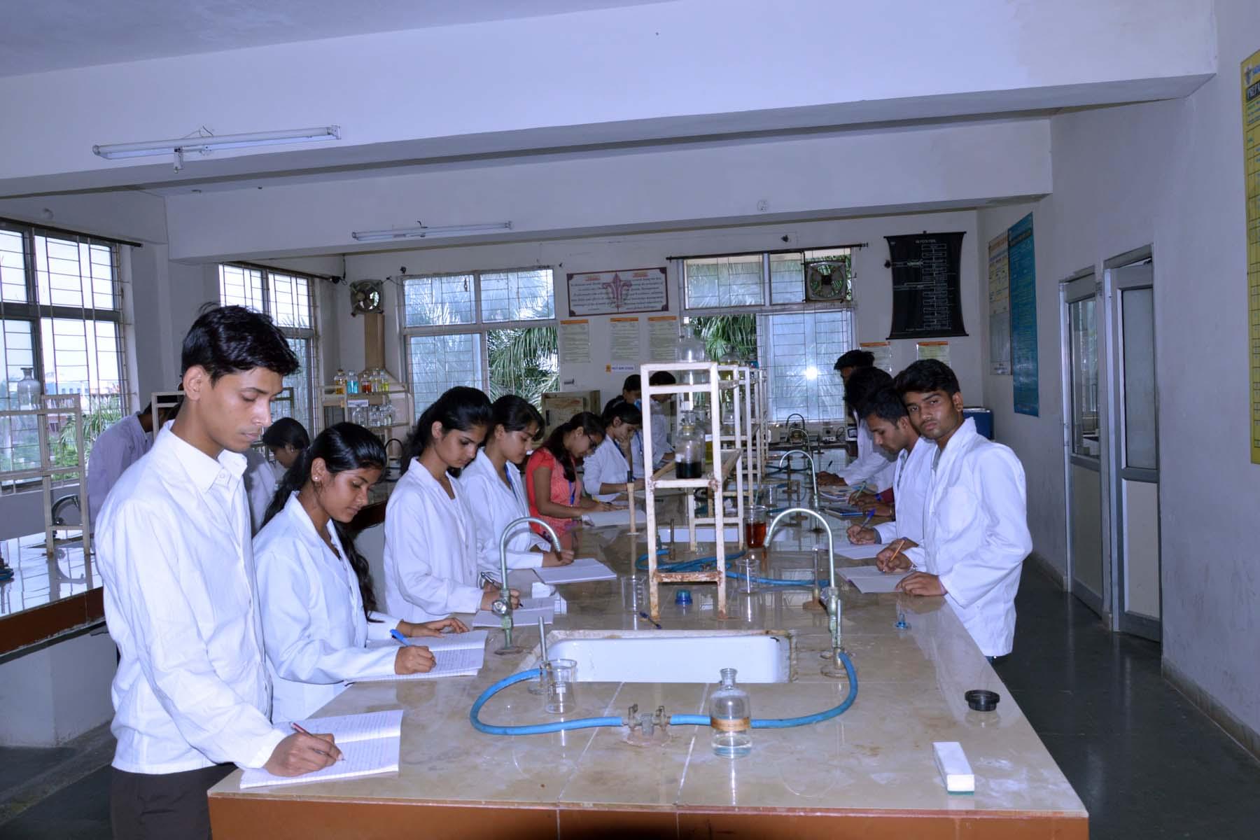 Sagar Institute of Research & Technology Pharmacy Bhopal Laboratory -2 photo 10