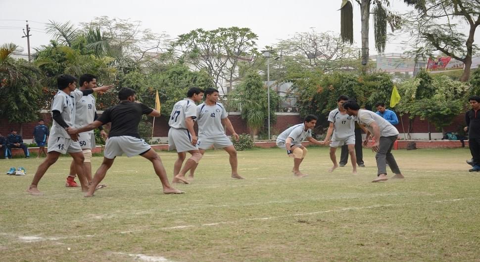 IMRT Business School Sports photo 4