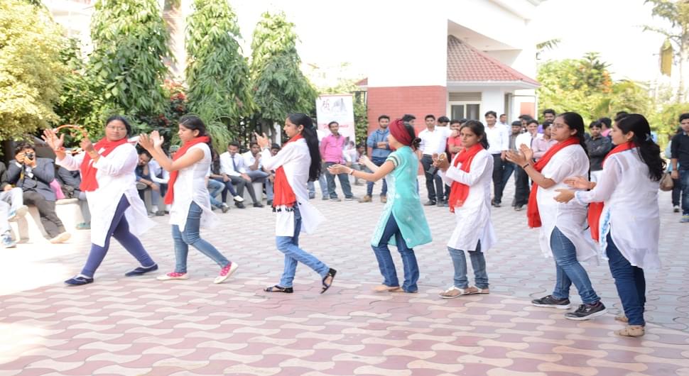 IMRT Business School Cultural Events photo 11