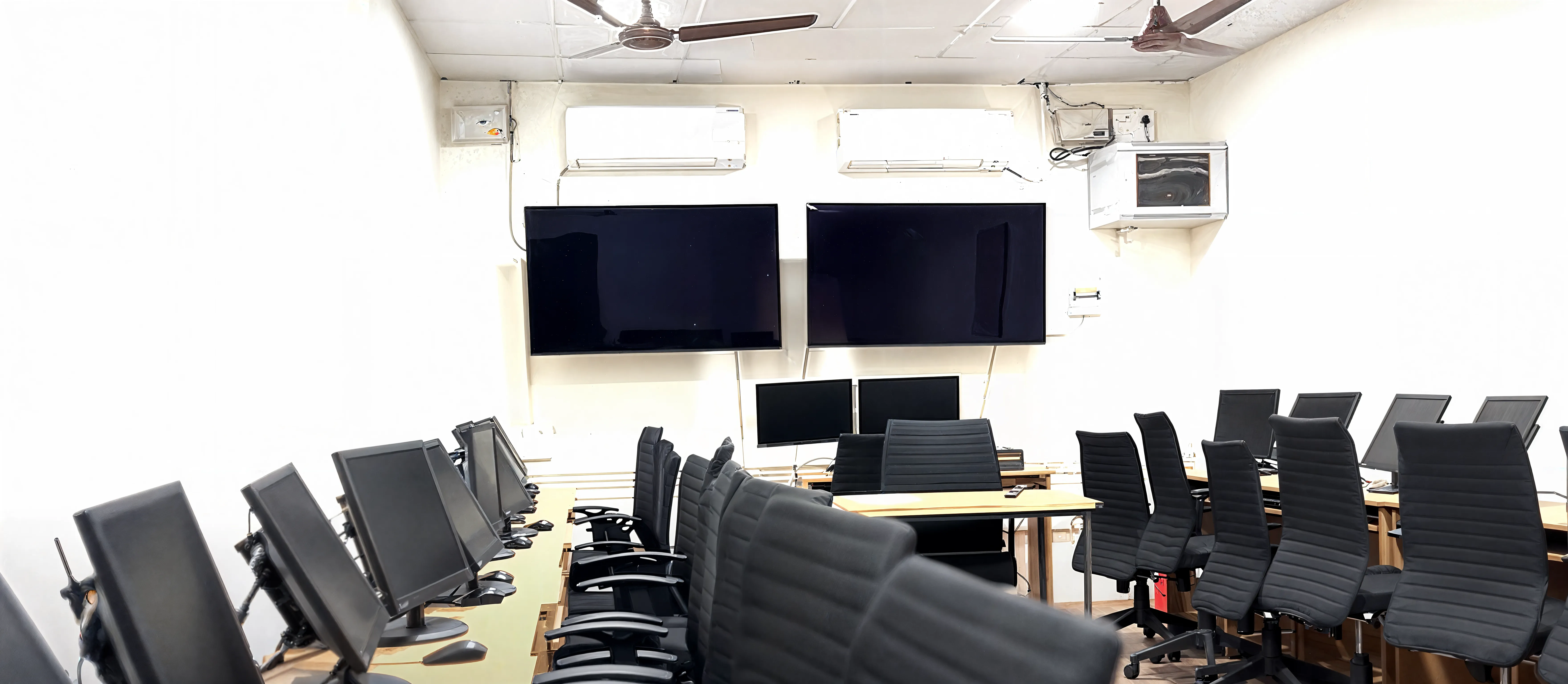 Tolani Maritime Institute Pune Academic Labs photo 1