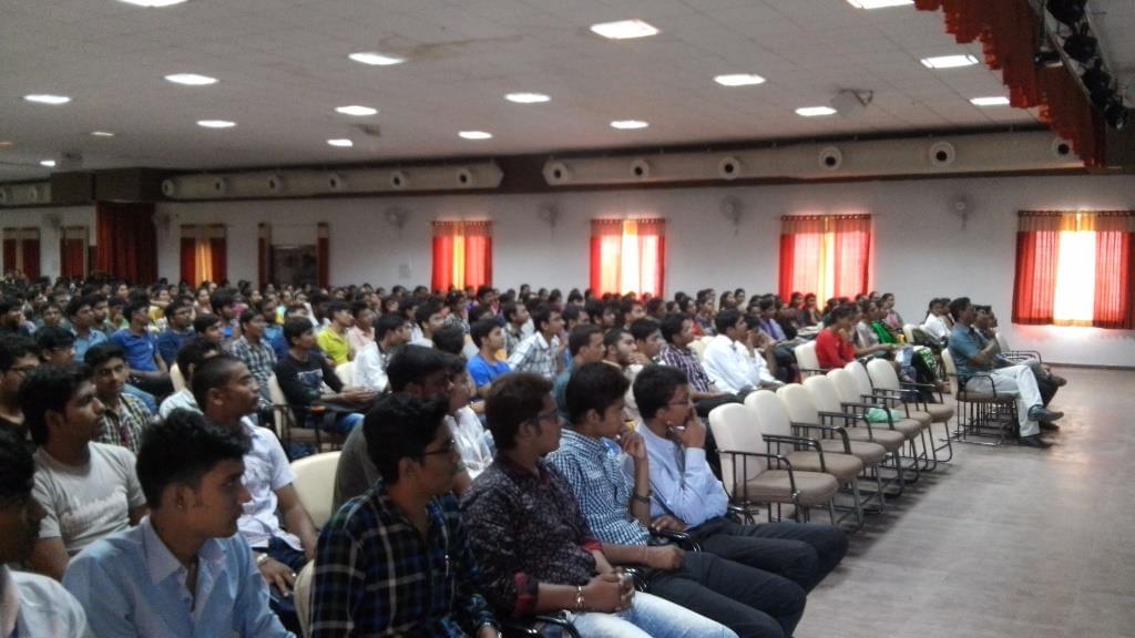 Shri Maneklal M. Patel Institute of Sciences and Research Gandhinagar Workshop photo 5