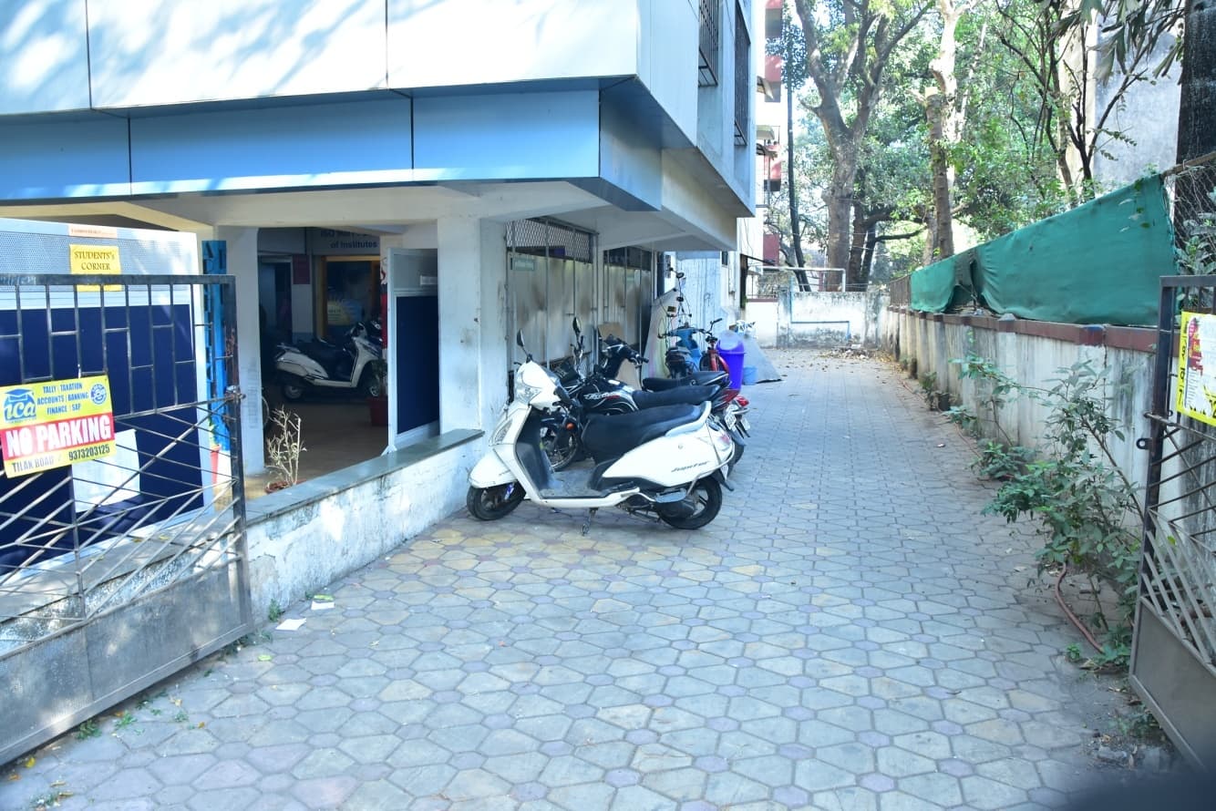Suryadatta Institute of Fashion Technology Pune Parking Images photo 2