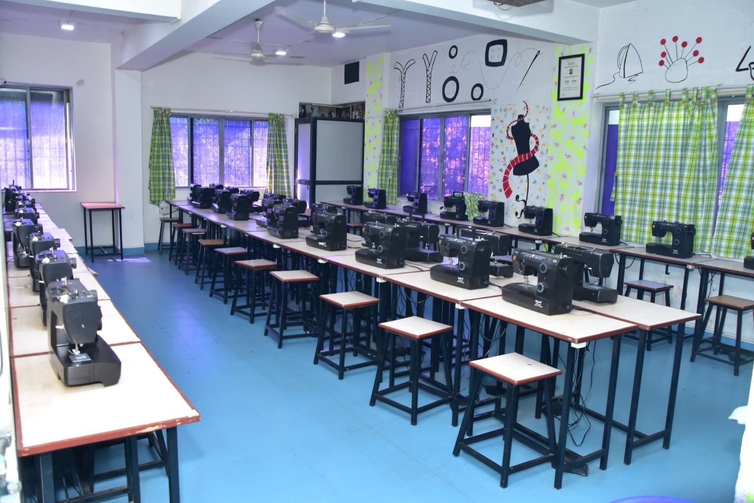 Suryadatta Institute of Fashion Technology Pune Laboratory photo 2