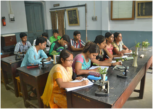 Raja Peary Mohan College Hooghly Labs photo 7