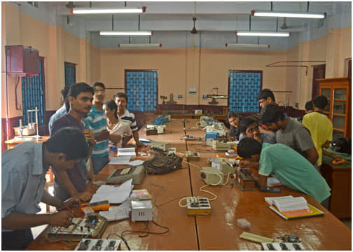 Raja Peary Mohan College Hooghly Labs photo 3