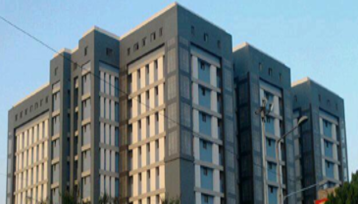 AMC MET Medical College Ahmedabad Academic Building photo 1