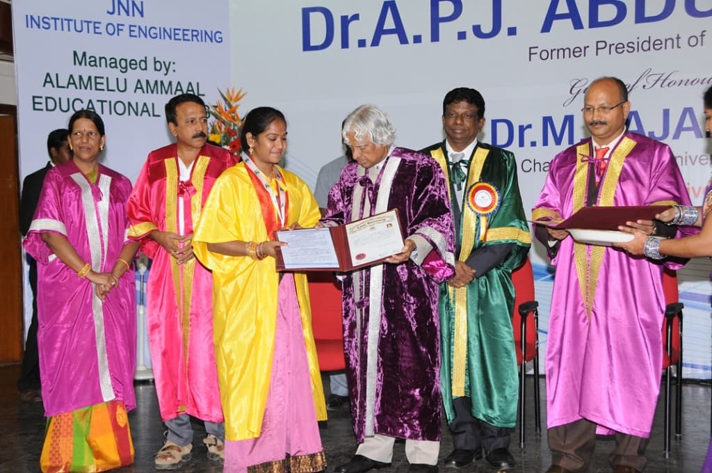 JNNIE Events photo 6