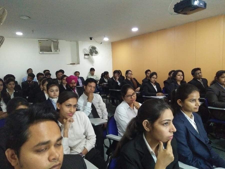 TKWs Institute of Banking & Finance New Delhi Industry Interface photo 4