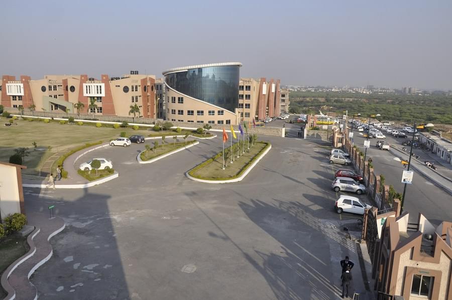 Manav Rachna University Faridabad Campus photo 1