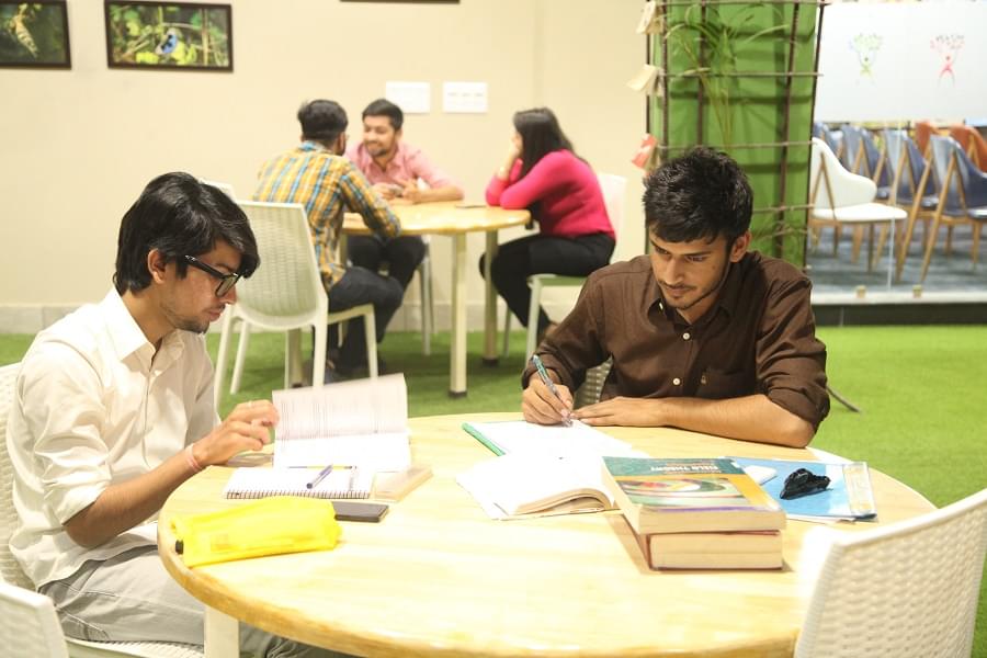 Manav Rachna University Faridabad Library photo 2