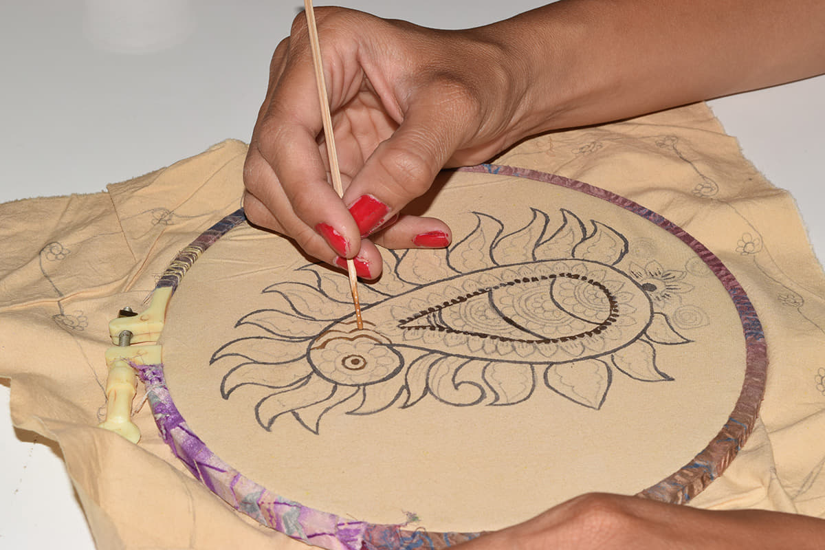 Jaymin School Of Fashion Design & Technology, Uka Tarsadia University Bardoli Curriculars photo 4