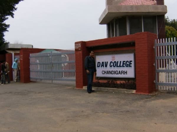 DAV College Jalandhar Academic Building photo 16