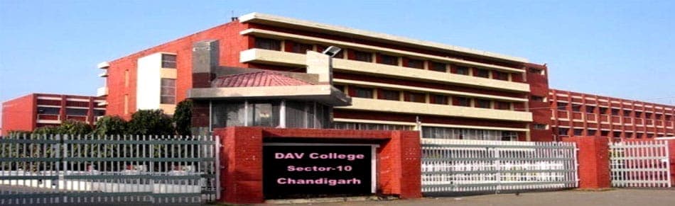 DAV College Jalandhar Academic Building photo 18