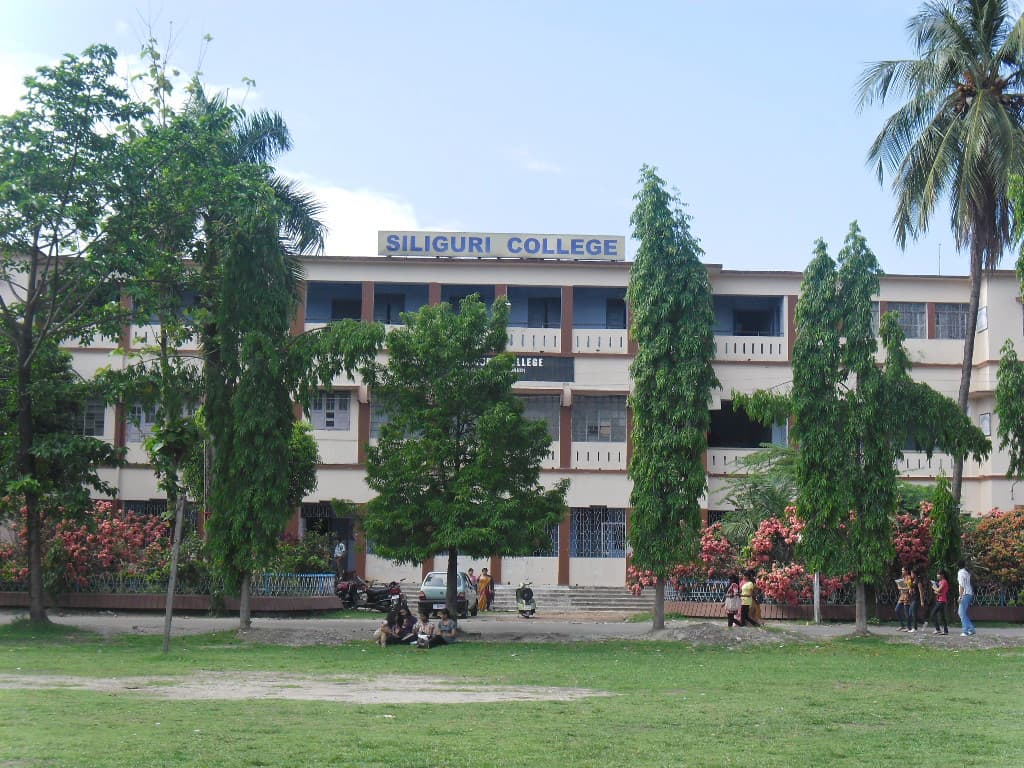 Siliguri College of Commerce Academic Building photo 4