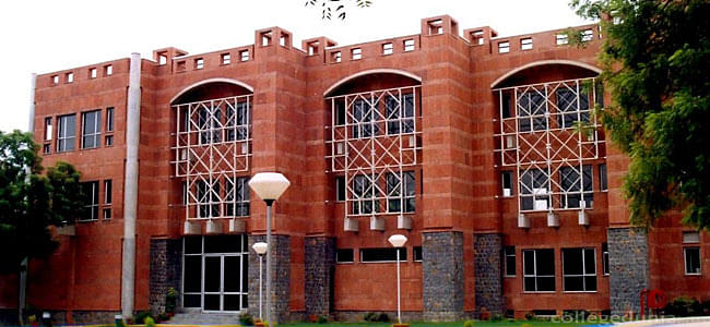 Jamia Hamdard University Delhi: Fees, Admission 2025, Courses, Cutoff, Ranking, Placement