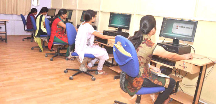 DBS PG College Dehradun Classrooms and labs photo 5