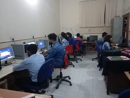 DBS PG College Dehradun Classrooms and labs photo 7