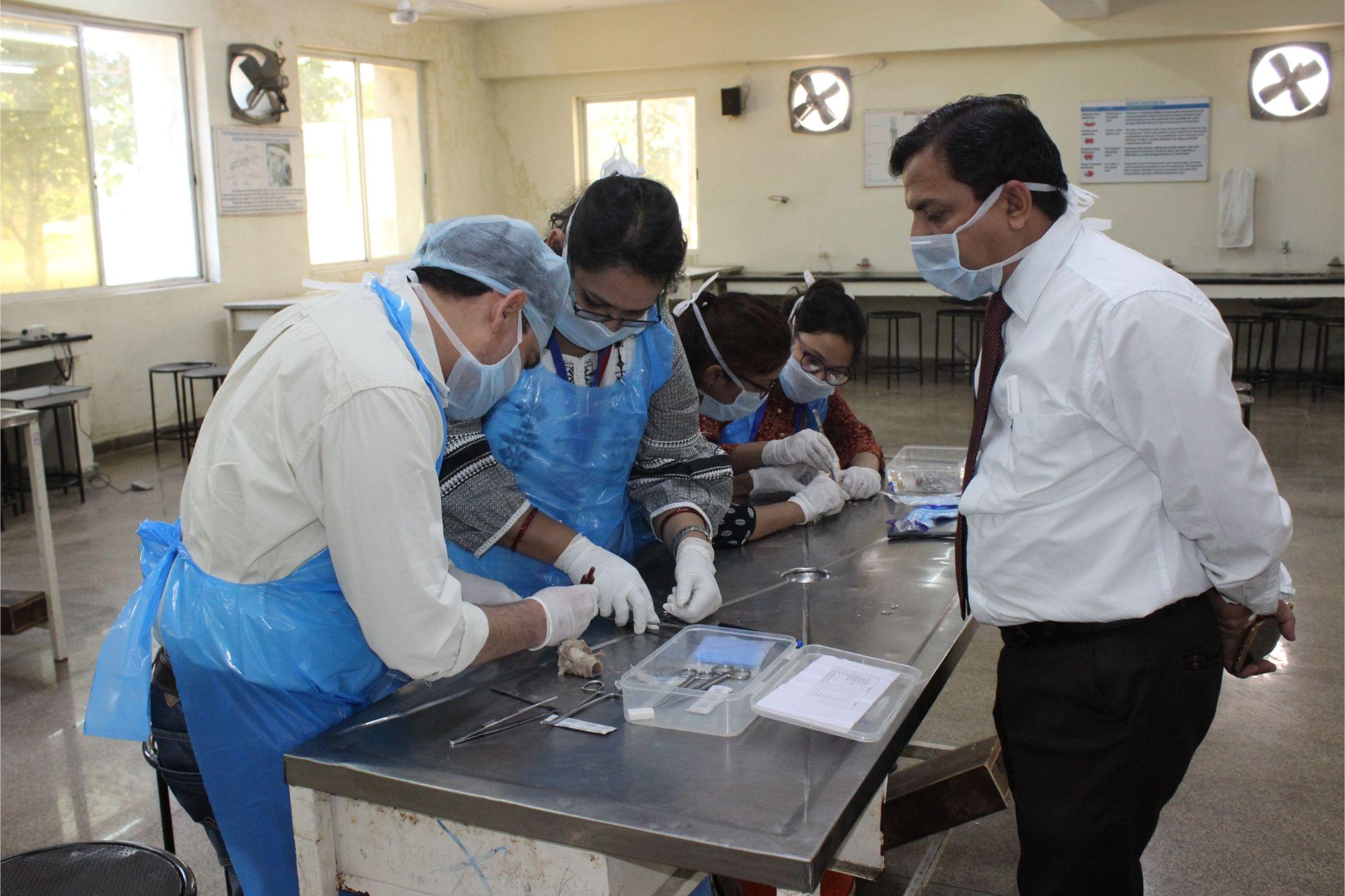 Chirayu Medical College and Hospital Bhopal Academic Building photo 1