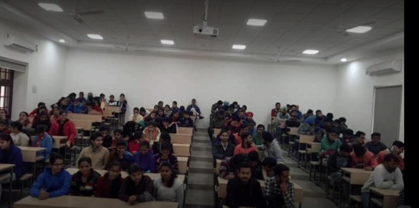 SCD Government College Ludhiana Academic Building photo 8